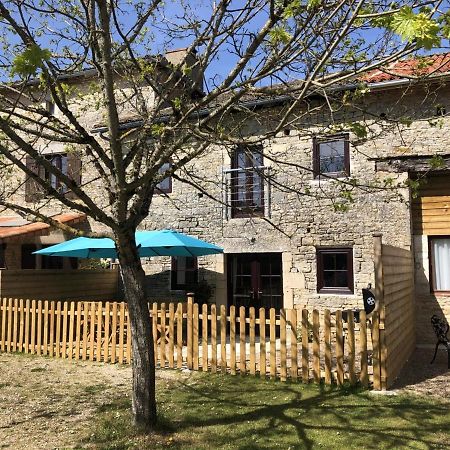 Blacksmiths Cottage In Blanzay - 3 Beds מראה חיצוני תמונה