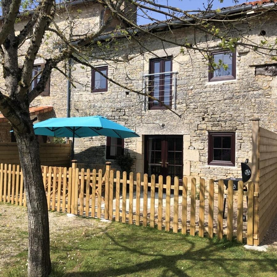 Blacksmiths Cottage In Blanzay - 3 Beds מראה חיצוני תמונה