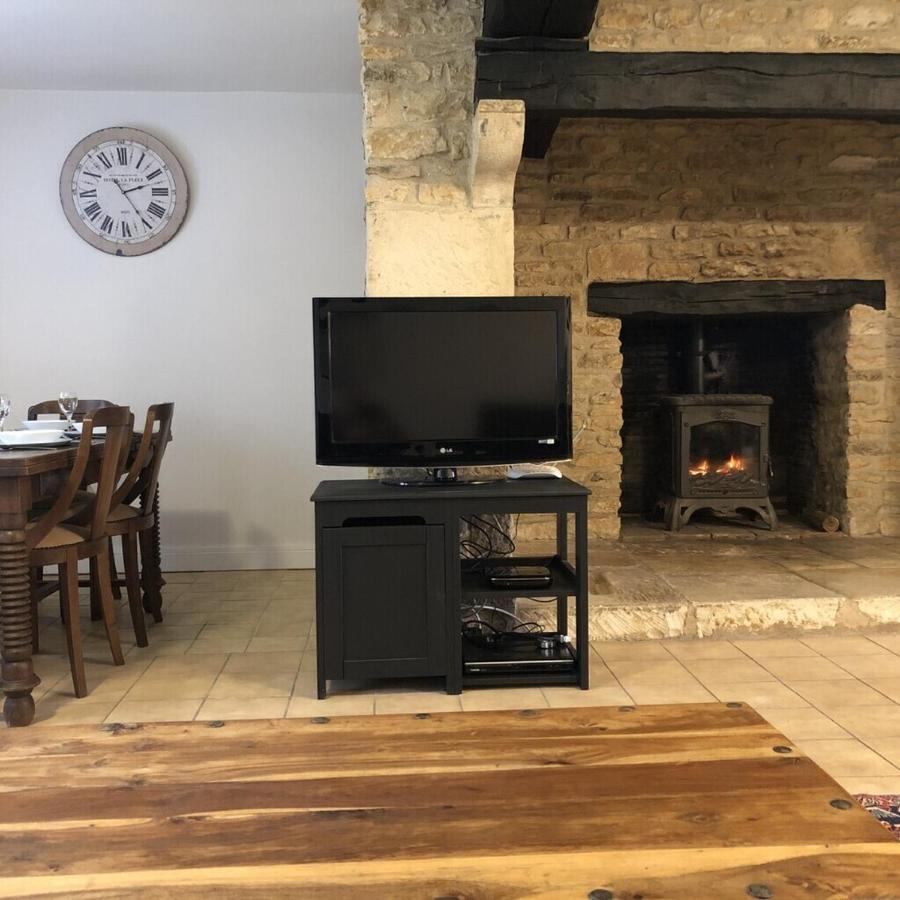 Blacksmiths Cottage In Blanzay - 3 Beds מראה חיצוני תמונה