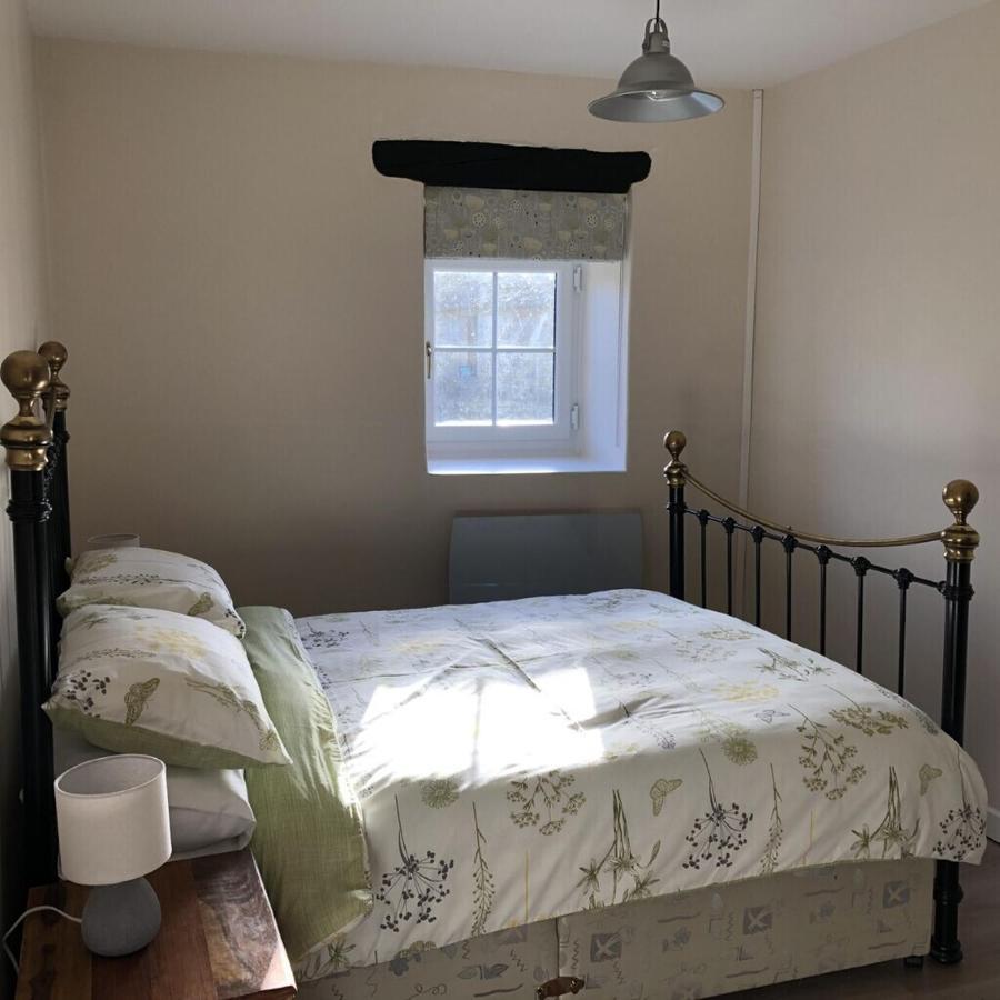 Blacksmiths Cottage In Blanzay - 3 Beds מראה חיצוני תמונה
