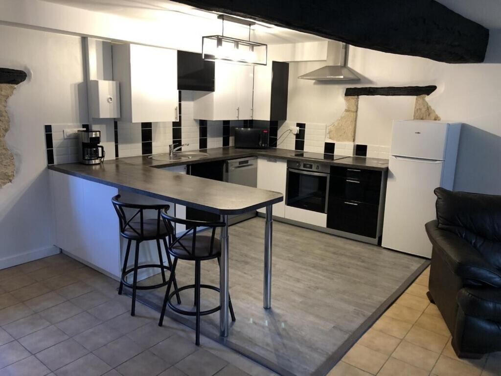 Blacksmiths Cottage In Blanzay - 3 Beds מראה חיצוני תמונה
