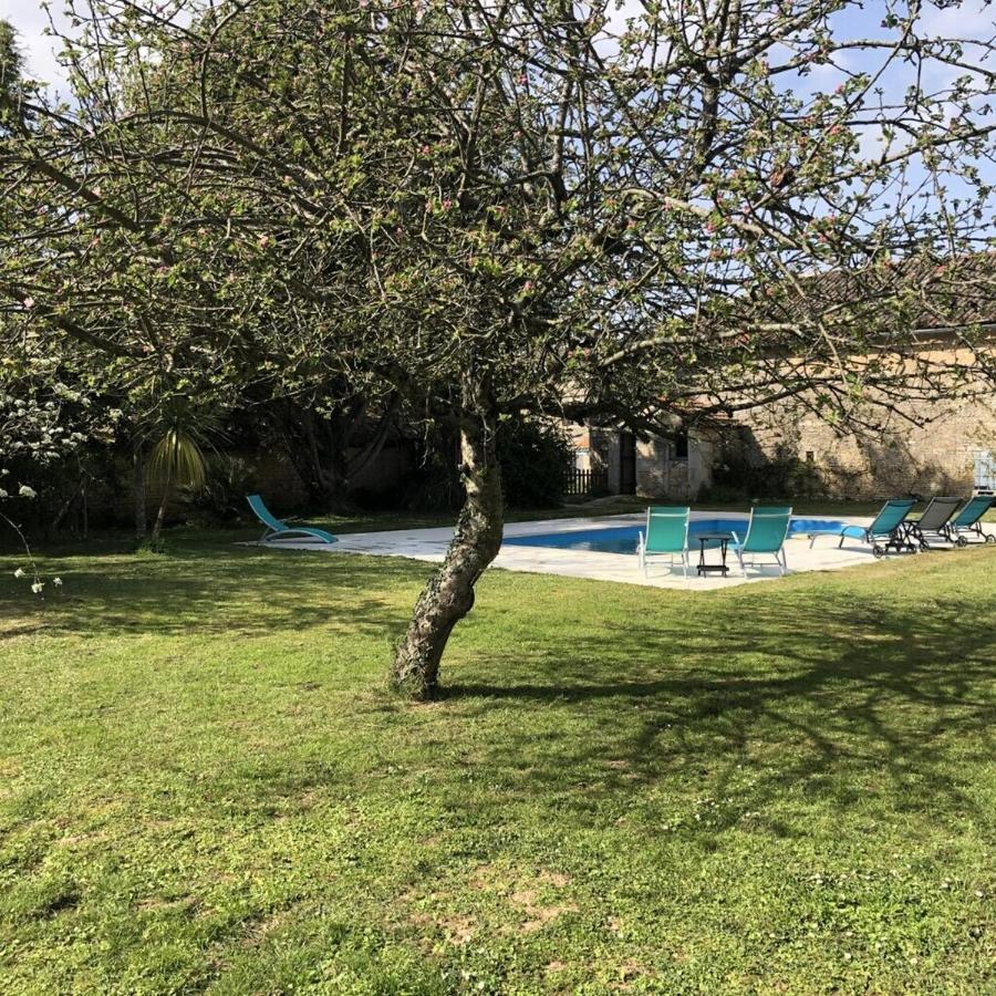 Blacksmiths Cottage In Blanzay - 3 Beds מראה חיצוני תמונה