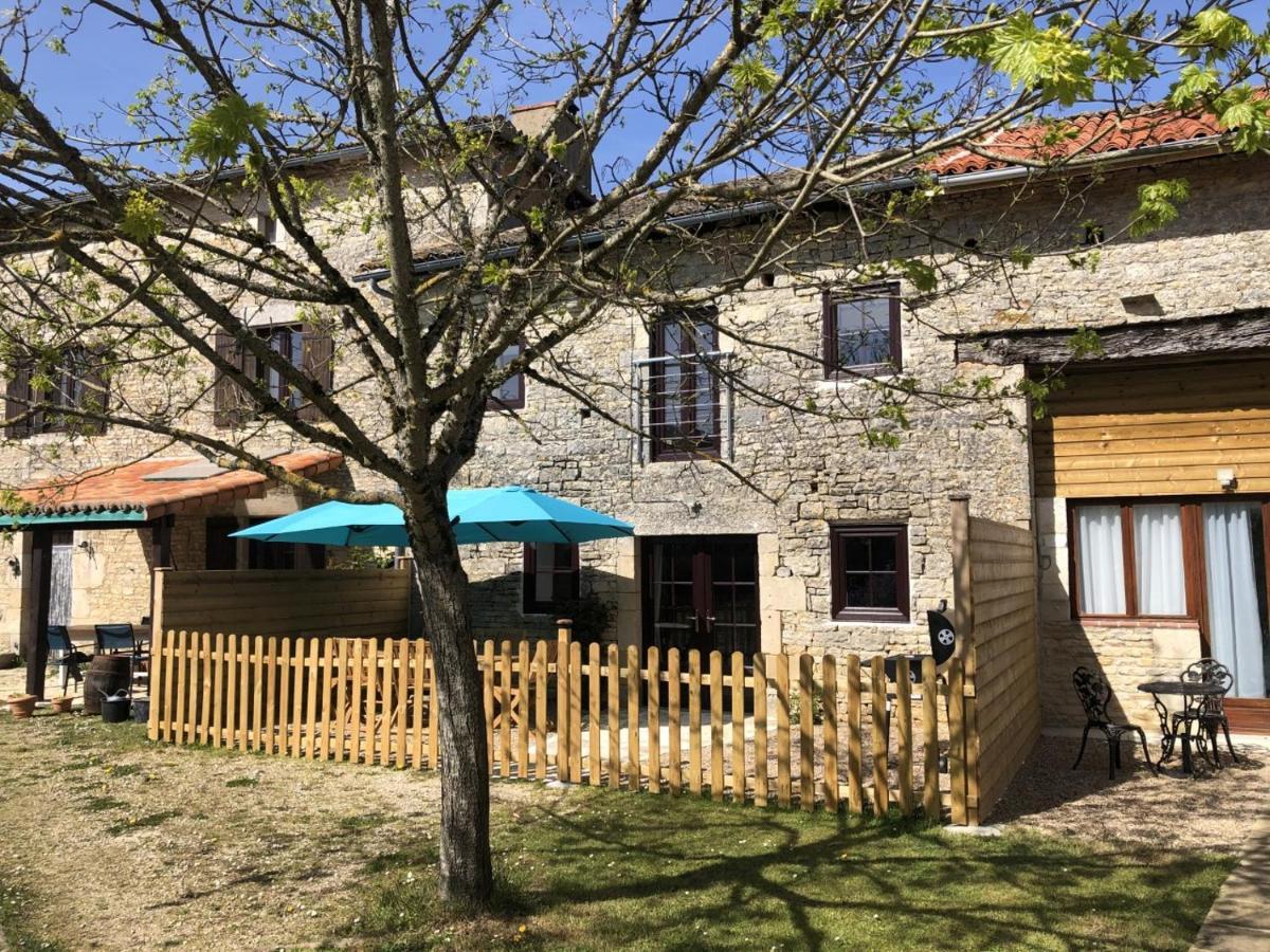 Blacksmiths Cottage In Blanzay - 3 Beds מראה חיצוני תמונה